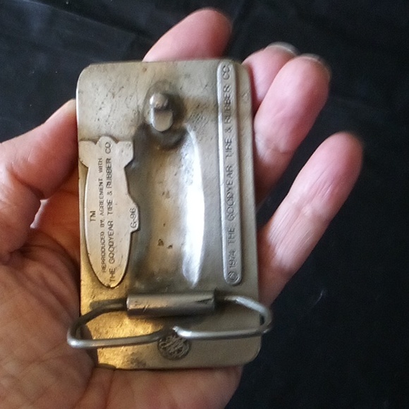 Goodyear blimp 1974 metal  belt buckle in very good condition - Picture 7 of 7